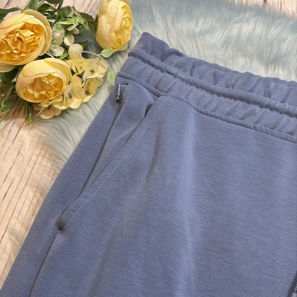 Athleta Seasoft Straight Wide Leg Crop Pants Blue Petite Fit sz L - Picture 3 of 10